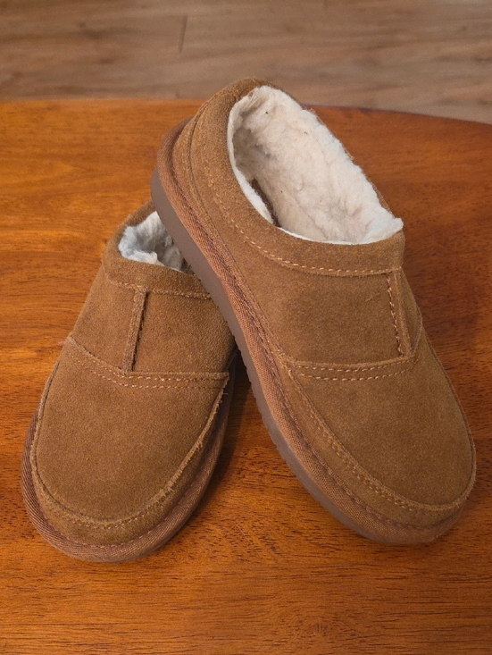 Koolaburra Other - Koolaburra Kid's by Ugg Chestnut Brown Suede Shoes Slippers 1144932K Size 12
